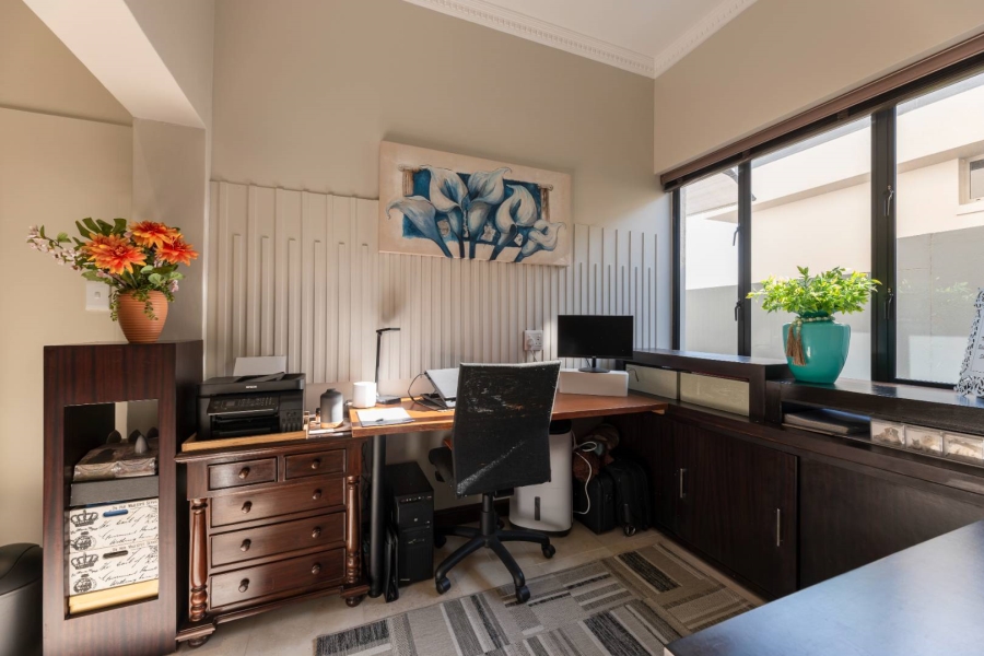 5 Bedroom Property for Sale in Oubaai Western Cape